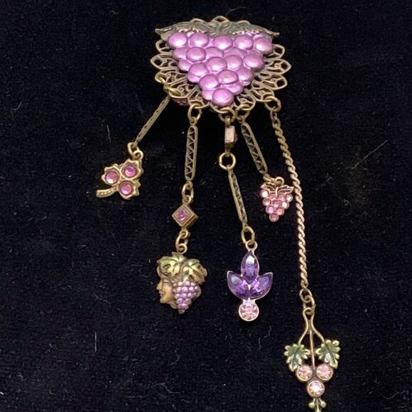 Banana Bob Fruit of the vine theme shoulder duster grape earrings clip back - Picture 2 of 12